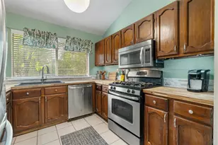 2523 E Stassney Ln, Austin, TX 78744 - Photo 9