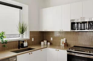 800 Embassy Dr, Austin, TX 78702 - Photo 9