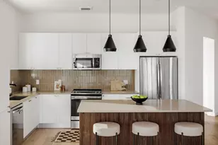 800 Embassy Dr, Austin, TX 78702 - Photo 7