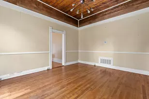 504 Gresham St, Smithville, TX 78957 - Photo 11