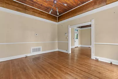 504 Gresham Street, Smithville, TX 78957 - Photo 9