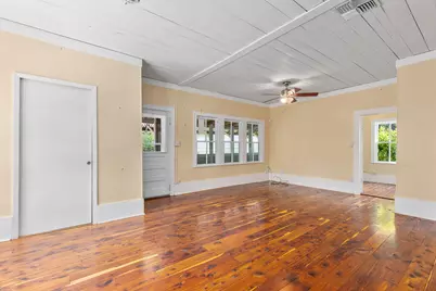 504 Gresham Street, Smithville, TX 78957 - Photo 29
