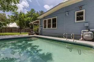 504 Gresham St, Smithville, TX 78957 - Photo 33