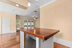 504 Gresham St, Smithville, TX 78957 - Photo 27