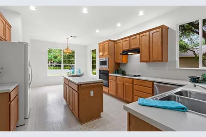 106 Ranch House Cove, Georgetown, TX 78633 - Photo 13