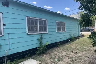 919 W 4th St, Taylor, TX 76574 - Photo 7