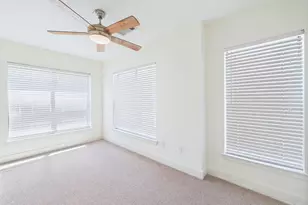 711 W 32nd St, Austin, TX 78705 - Photo 29