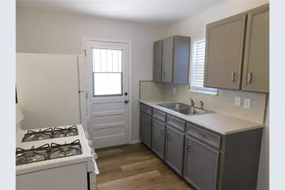 305 Blackson Avenue, Austin, TX 78752 - Photo 5