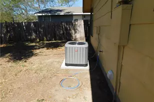 305 Blackson Ave, Austin, TX 78752 - Photo 17