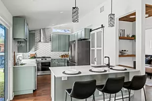 1006 Cherico St, Austin, TX 78702 - Photo 5