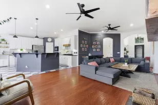 150 Manchester Ln, Austin, TX 78737 - Photo 5