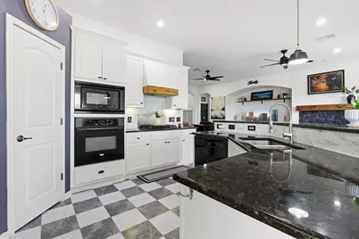 150 Manchester Lane, Austin, TX 78737 - Photo 7