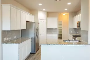 636 Donegal Ln, Georgetown, TX 78626 - Photo 3