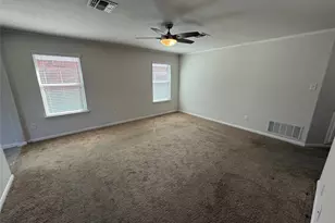 206 Windridge Dr N, Lockhart, TX 78644 - Photo 11