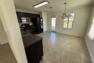 206 Windridge Dr N, Lockhart, TX 78644 - Photo 3