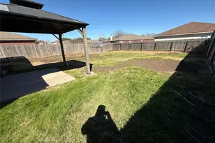 206 Windridge Dr N, Lockhart, TX 78644 - Photo 15