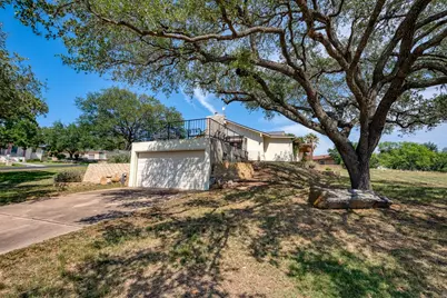 305 Onyx Drive, Horseshoe Bay, TX 78657 - Photo 23