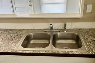 415 E 7th St, Taylor, TX 76574 - Photo 11