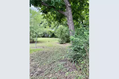 415 E 7th Street, Taylor, TX 76574 - Photo 25