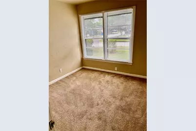 415 E 7th Street, Taylor, TX 76574 - Photo 17