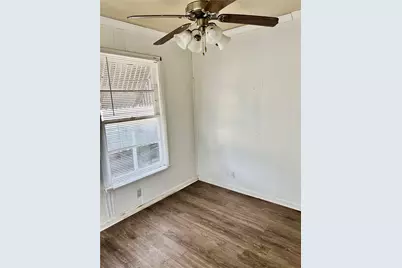 415 E 7th Street, Taylor, TX 76574 - Photo 13