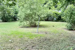 415 E 7th St, Taylor, TX 76574 - Photo 23