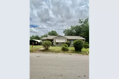 415 E 7th Street, Taylor, TX 76574 - Photo 1