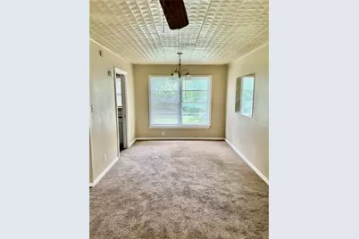415 E 7th Street, Taylor, TX 76574 - Photo 7