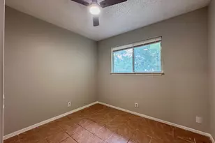 12401 Tree Line Dr, Austin, TX 78729 - Photo 13