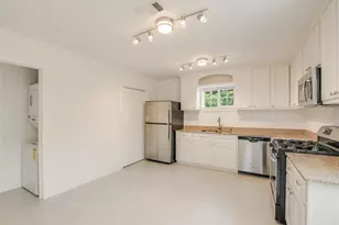 2200 Rosewood Ave, Austin, TX 78702 - Photo 5