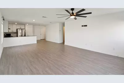 9028 James Bowie, Seguin, TX 78155 - Photo 3