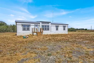 27 Co Rd 483, Taylor, TX 76574 - Photo 3