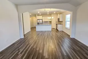 172 Pivot Dr, Taylor, TX 76574 - Photo 5