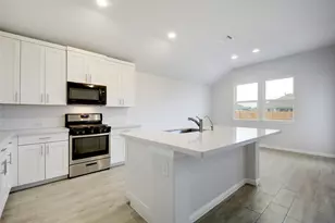 134 Edgewater Trl, Bastrop, TX 78602 - Photo 9