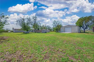 1350 Co Rd 414, Jonesboro, TX 76538 - Photo 23