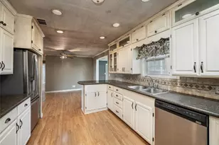 1350 Co Rd 414, Jonesboro, TX 76538 - Photo 9