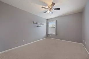 304 Gainer Dr, Hutto, TX 78634 - Photo 23