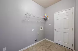 304 Gainer Dr, Hutto, TX 78634 - Photo 27