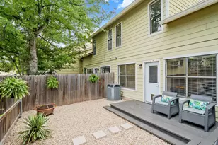 512 Eberhart Ln, Austin, TX 78745 - Photo 7