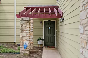 512 Eberhart Ln, Austin, TX 78745 - Photo 9