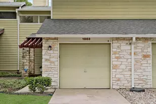 512 Eberhart Ln, Austin, TX 78745 - Photo 7