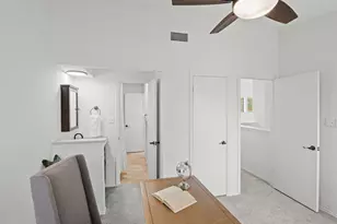 512 Eberhart Ln, Austin, TX 78745 - Photo 17