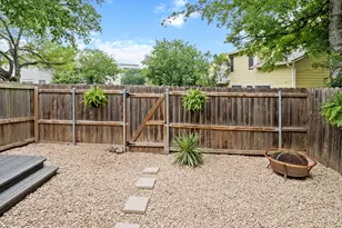 512 Eberhart Ln, Austin, TX 78745 - Photo 23