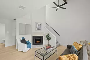 512 Eberhart Ln, Austin, TX 78745 - Photo 9