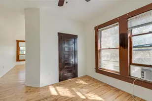 106 S Ave A S, Elgin, TX 78621 - Photo 13