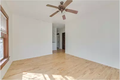 106 S Avenue A S #D, Elgin, TX 78621 - Photo 7