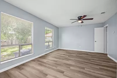 204 Northcrest Circle #D, Austin, TX 78752 - Photo 9