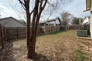 1809 Whitney Way, Austin, TX 78741 - Photo 21