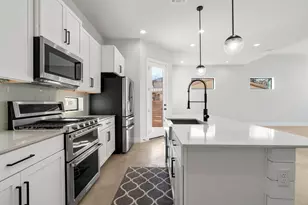 1405 Perez St, Austin, TX 78721 - Photo 11