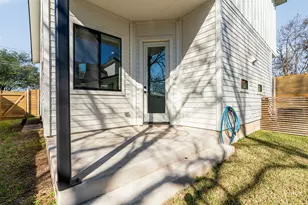 1405 Perez St, Austin, TX 78721 - Photo 29